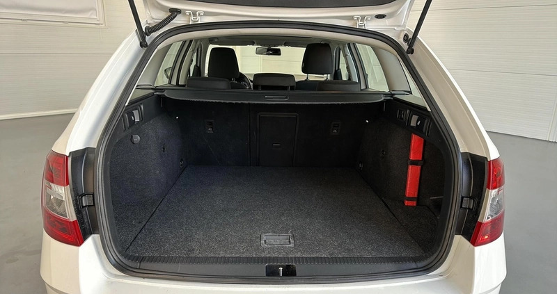 Skoda Octavia cena 66900 przebieg: 75940, rok produkcji 2019 z Torzym małe 352